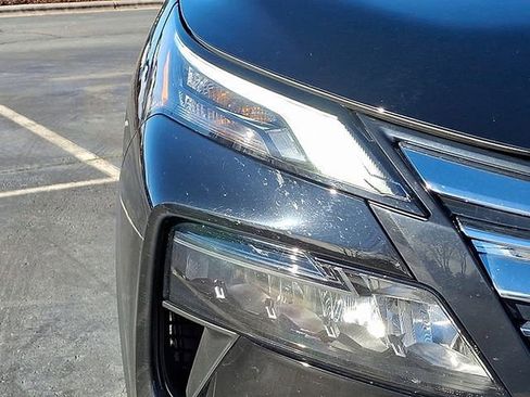 Used 2024 Nissan Rogue S image 9