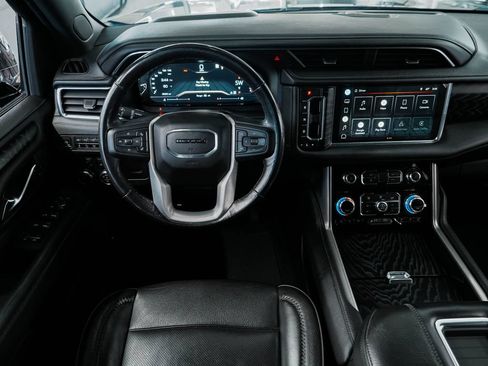 Used 2022 GMC Yukon XL Denali AWD/4WD image 25