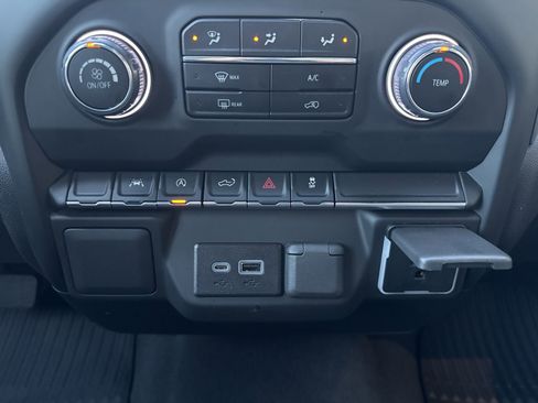 Used 2024 Chevrolet Silverado 1500 Custom image 26