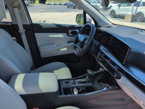 Used 2026 Kia Sorento S w/ S Panoramic Sunroof Package image 7