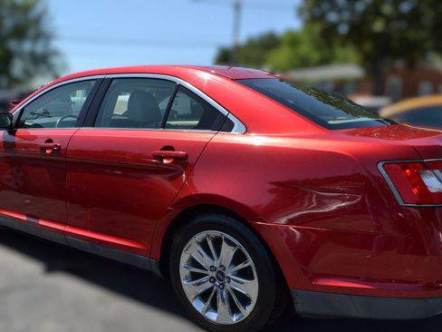 Used 2011 Ford Taurus Limited w/ 303A Rapid Spec Order Code image 10