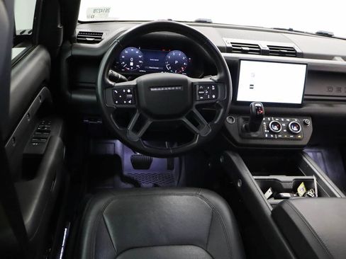 Used 2025 Land Rover Defender 130 X-Dynamic SE AWD/4WD image 4