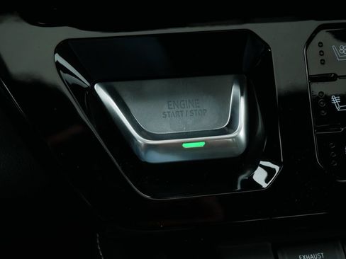 Used 2024 GMC Sierra 2500 AT4X AWD/4WD image 30