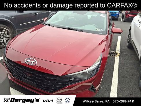 Used 2023 Hyundai Elantra SEL w/ Convenience Package image 2