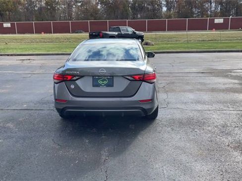 Used 2024 Nissan Sentra S image 7