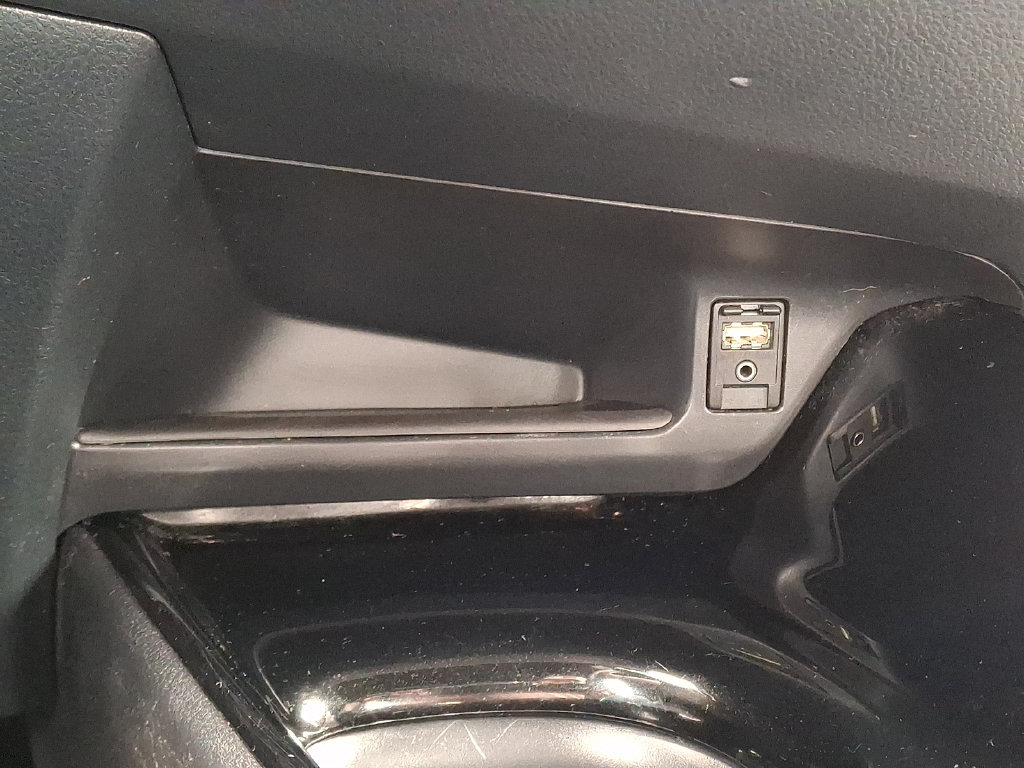 Used 2019 Toyota C-HR XLE FWD image 23