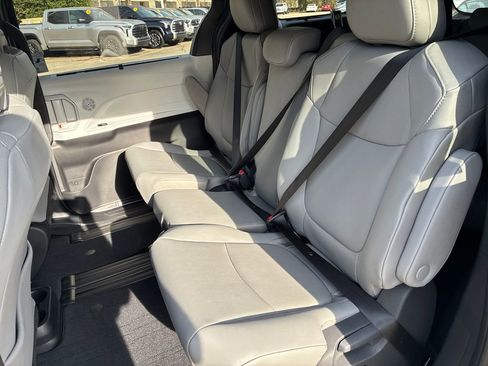 New 2026 Toyota Sienna XLE image 16