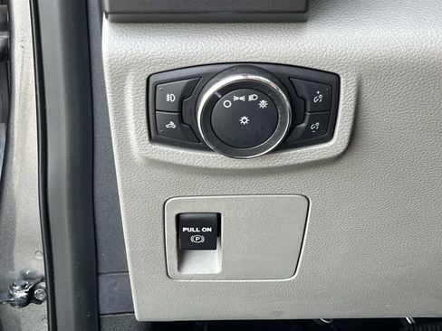 Used 2016 Ford F150 XLT image 23