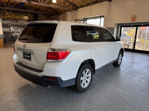 Used 2012 Toyota Highlander FWD image 6