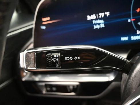 Used 2024 Cadillac Lyriq Luxury RWD image 16