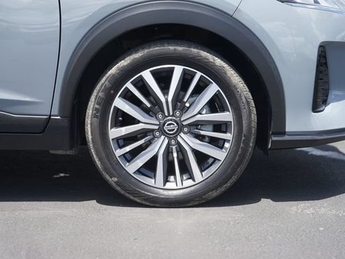 Used 2021 Nissan Kicks SV FWD image 4