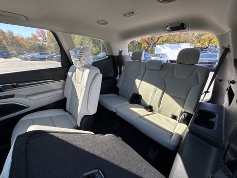New 2025 Kia Telluride S image 10