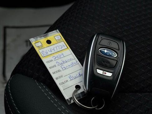 Used 2024 Subaru Forester Premium image 37