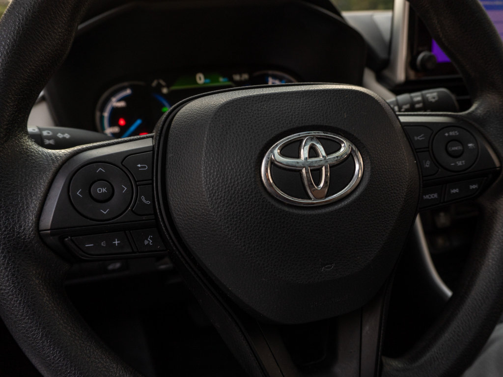 Used 2025 Toyota RAV4 XLE w/ Convenience Package AWD/4WD image 31