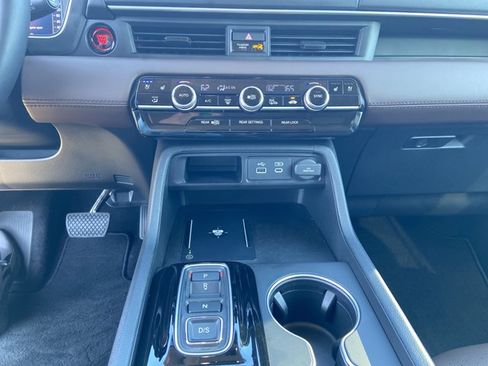 Used 2025 Honda Pilot Elite image 36