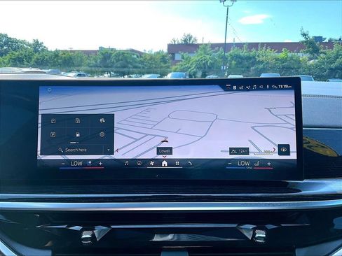 Used 2025 BMW X7 M60i AWD/4WD image 27