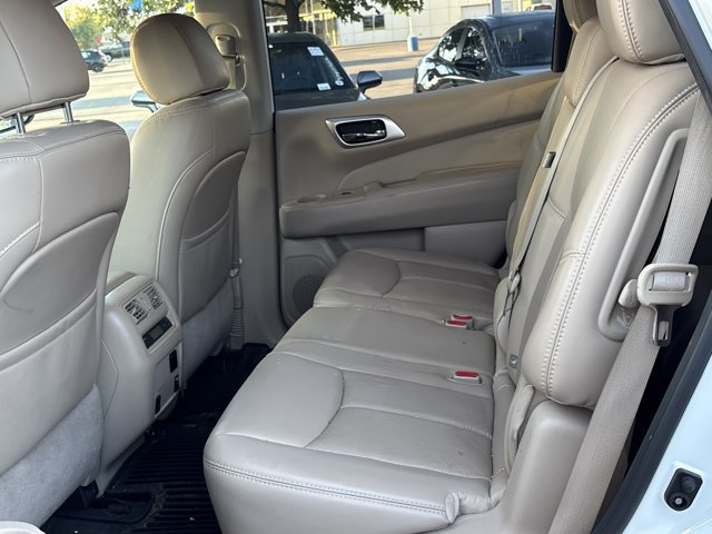 Used 2017 Nissan Pathfinder Platinum AWD/4WD image 7