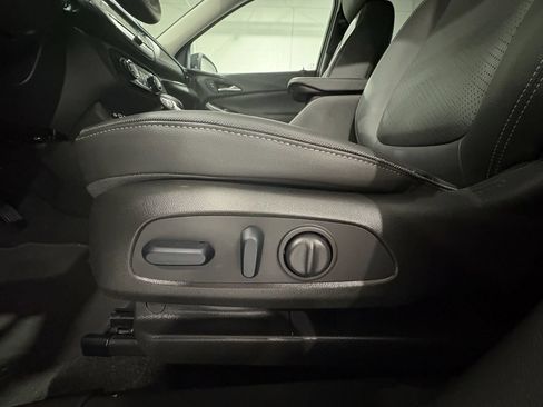 Used 2023 Buick Encore GX Essence w/ Experience Buick Package FWD image 11