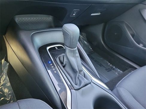 Used 2025 Toyota Corolla LE image 19