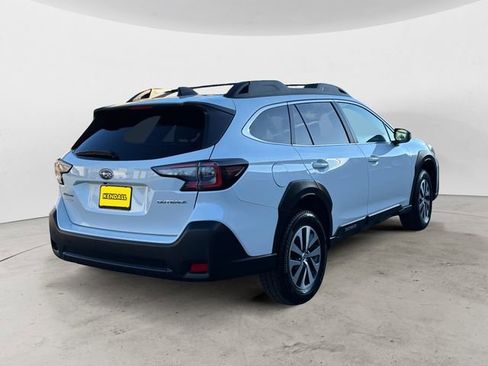 Certified 2025 Subaru Outback Premium AWD/4WD image 5
