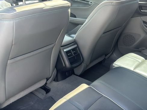 Used 2014 Chevrolet Impala LTZ FWD image 31