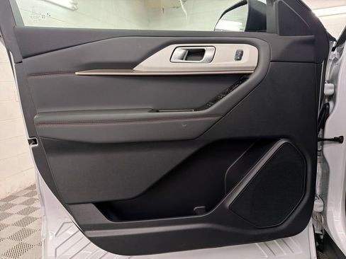 New 2026 Ford Explorer Active RWD image 16