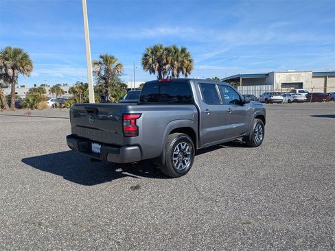 Used 2024 Nissan Frontier SL w/ Technology Package image 3