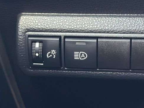 Used 2025 Toyota Corolla LE FWD image 27