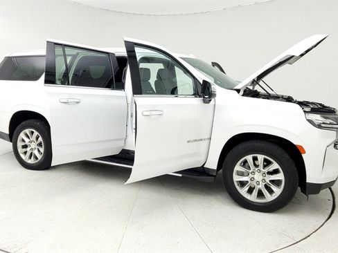 Used 2022 Chevrolet Suburban Premier image 13