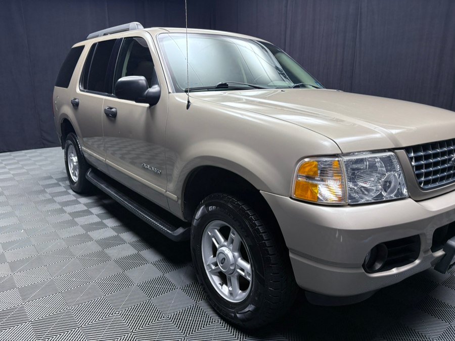 Used 2005 Ford Explorer 4WD XLT image 17
