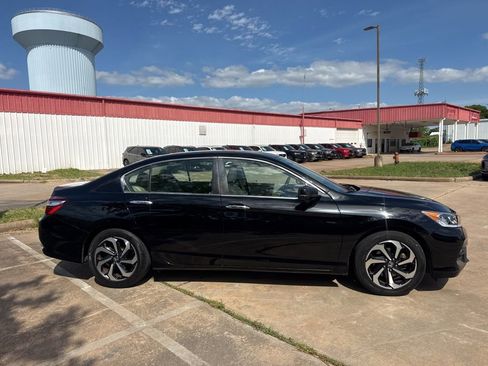 Used 2017 Honda Accord EX-L image 4