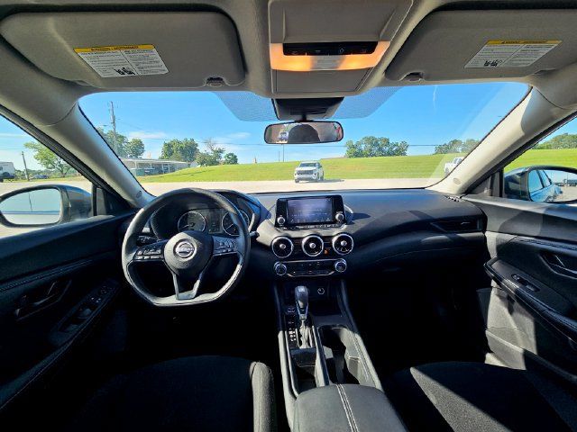 Used 2025 Nissan Sentra S FWD image 12