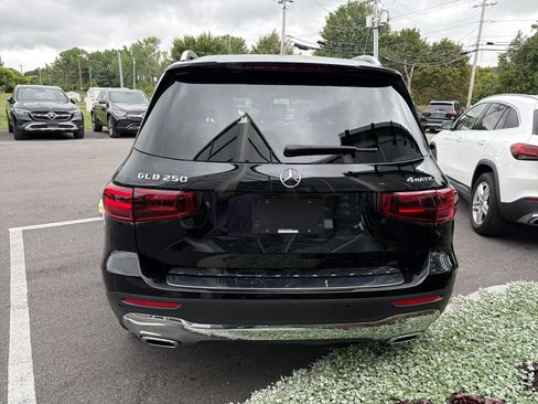 Used 2026 Mercedes-Benz GLB 250 4MATIC image 6
