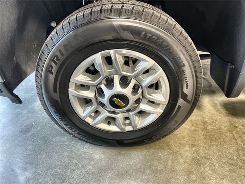 Used 2025 Chevrolet Silverado 2500 LT w/ Convenience Package image 18