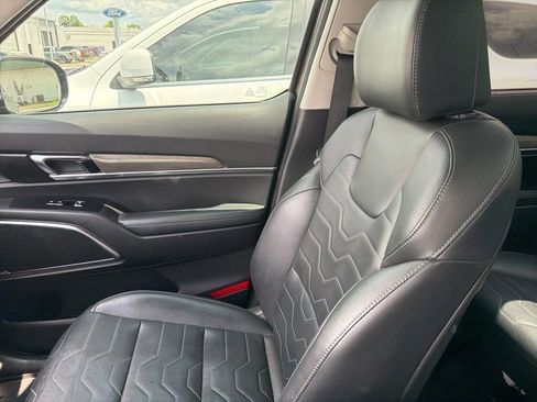 Used 2022 Kia Telluride SX w/ SX Prestige Package AWD/4WD image 19