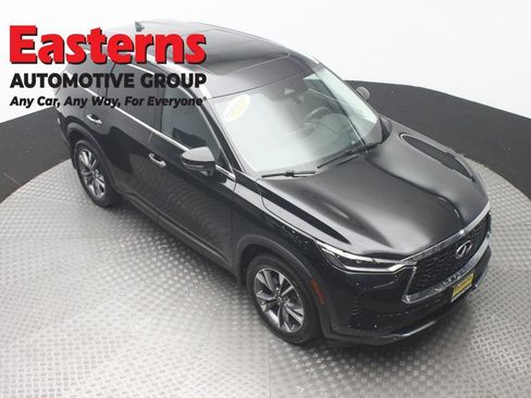 Used 2022 INFINITI QX60 Luxe w/ Vision Package AWD/4WD image 3
