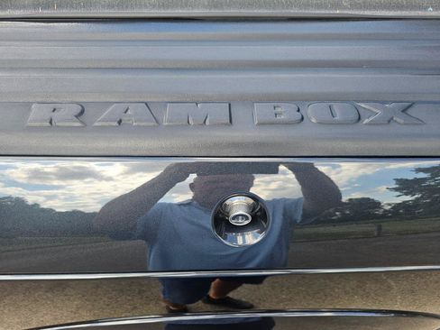 Used 2015 RAM 2500 Limited AWD/4WD image 19