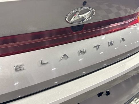 Used 2023 Hyundai Elantra SEL FWD image 36