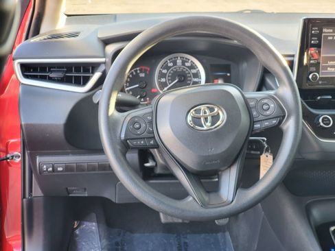 Used 2021 Toyota Corolla LE image 8