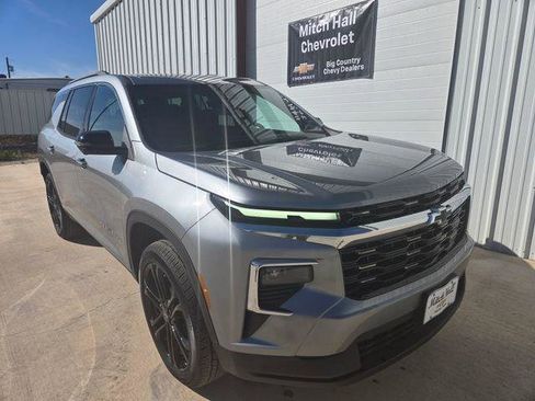 New 2026 Chevrolet Traverse LT w/ Driver Confidence Package FWD image 1