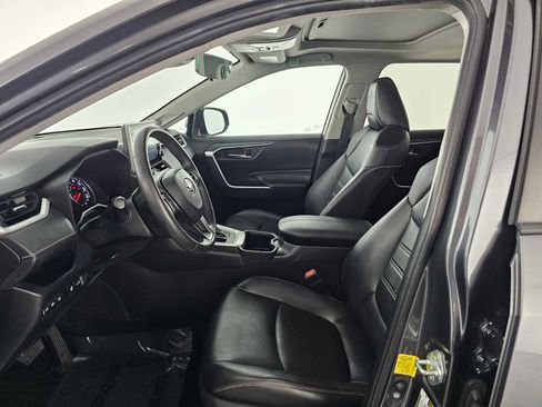 Used 2022 Toyota RAV4 XLE Premium image 20