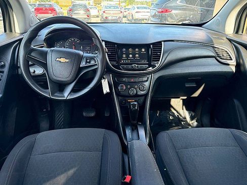 Used 2018 Chevrolet Trax LS w/ LPO, Cargo Package FWD image 11