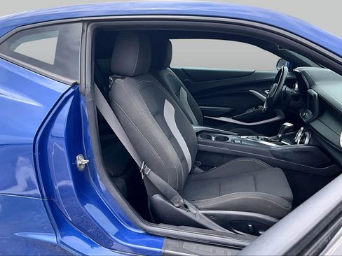 Used 2020 Chevrolet Camaro LT RWD image 10