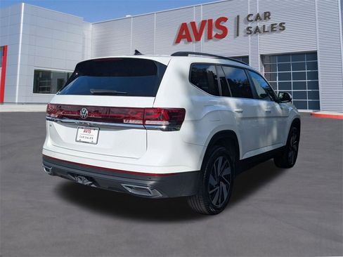 Used 2025 Volkswagen Atlas SE image 6