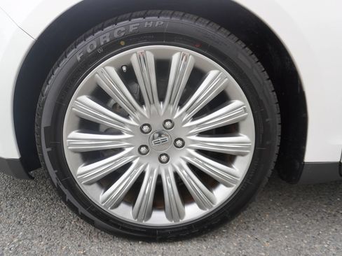 Used 2013 Lincoln MKS FWD image 25