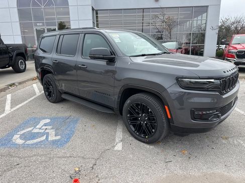 New 2025 Jeep Wagoneer Series II w/ Convenience Group I image 42