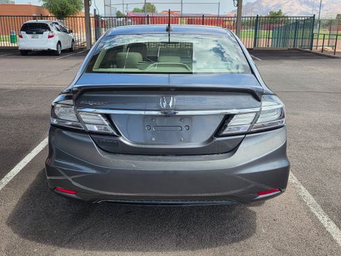 Used 2013 Honda Civic Hybrid Sedan image 4
