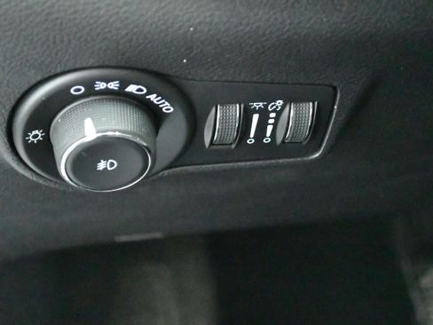 Used 2025 Jeep Compass Limited AWD/4WD image 13