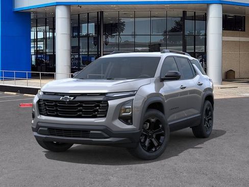 New 2027 Chevrolet Equinox LT w/ Convenience Package II FWD image 6
