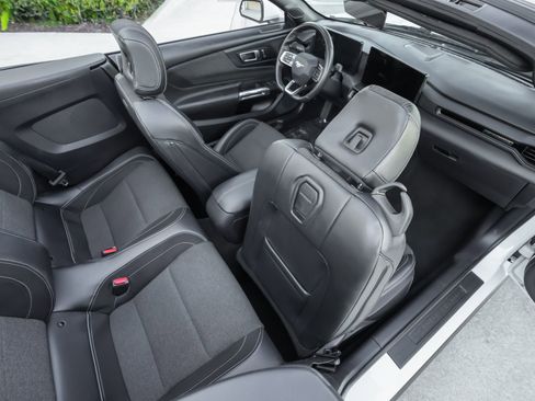 Used 2024 Ford Mustang EcoBoost image 40